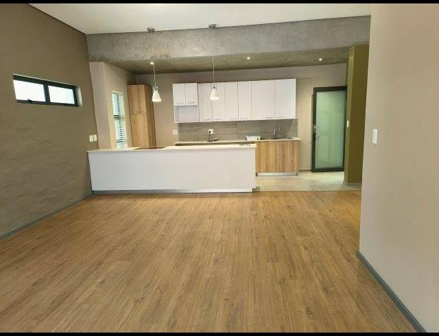 2 BEDROOM APARTMENT FOR SALE IN MENLO PARK